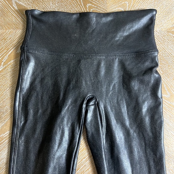 SPANX Faux Leather Leggings in Black S - Picture 7 of 10